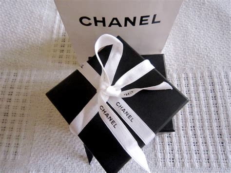 collect the prize box chanel 17|The CHANEL Gift Finder .